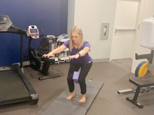 Squat exercise to relieve pelvic pain